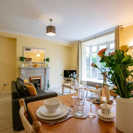 別荘 27 - Spacious Duplex In - Sleeps 5 - Parking