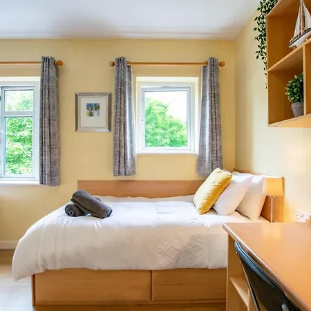 27 - Spacious Duplex In - Sleeps 5 - Parking * Galway