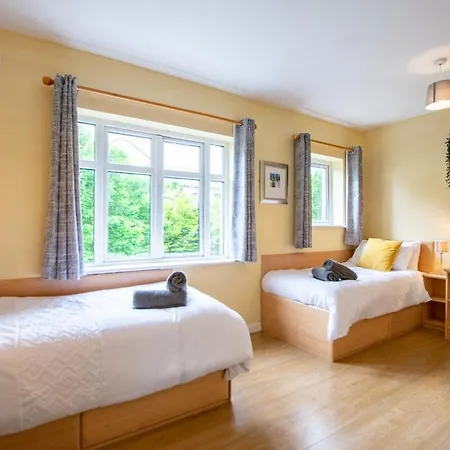 Spacious Duplex In * Galway