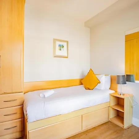 Feriehus 27 - Spacious Duplex In - Sleeps 5 - Parking *
