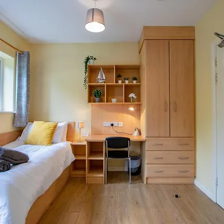 27 - Spacious Duplex In - Sleeps 5 - Parking Holiday home *