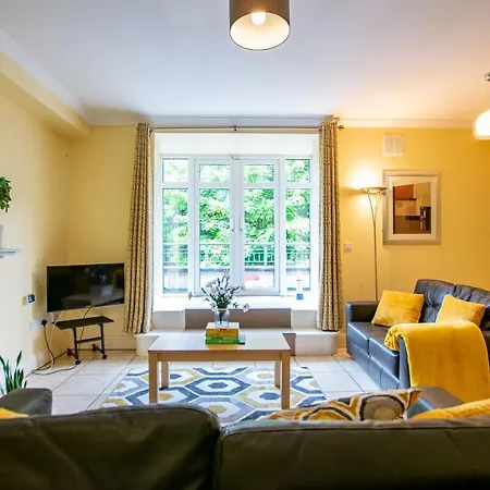 Spacious Duplex In Holiday home
