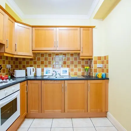 Spacious Duplex In * Galway