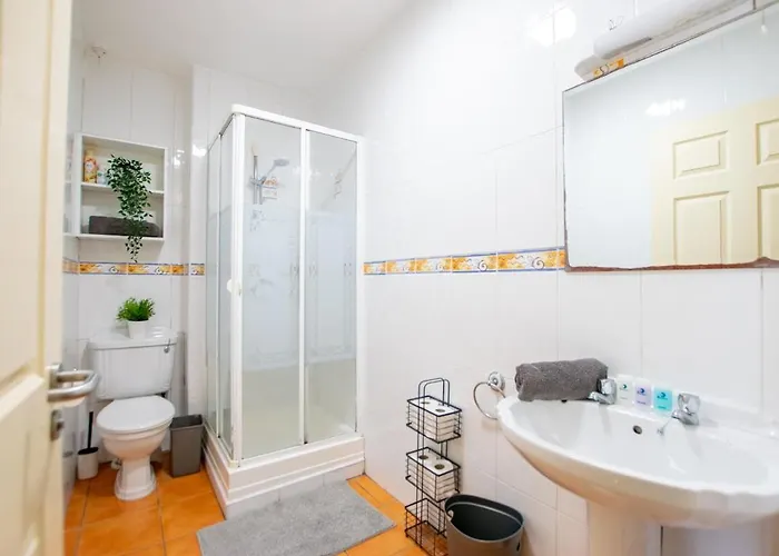 27 - Spacious Duplex In ゴールウェイ