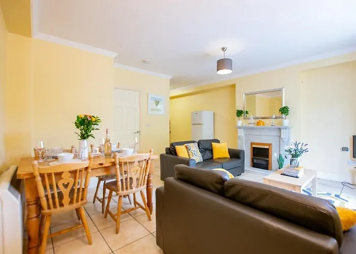 27 - Spacious Duplex In *