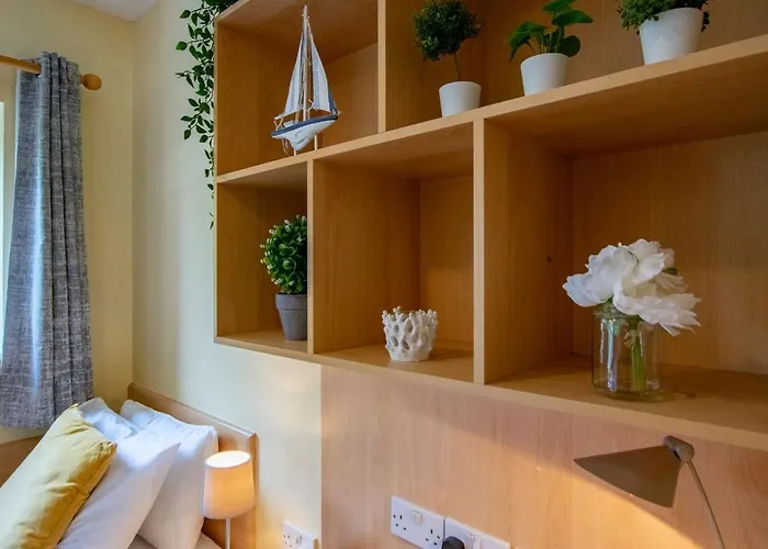 27 - Spacious Duplex In *