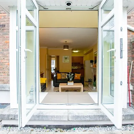 27 - Spacious Duplex In Prázdninový dům *