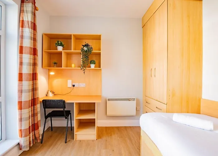 27 - Spacious Duplex In Prázdninový dům *